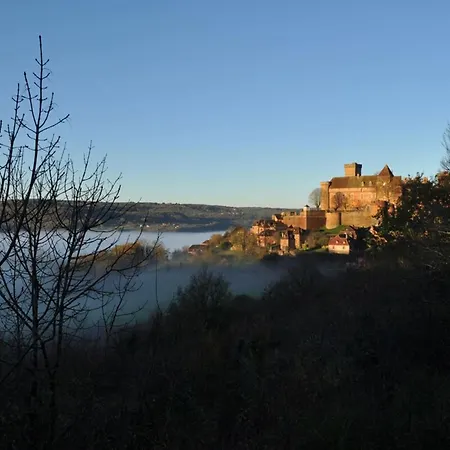 Nuitee Au Pied Du Chateau De Castelnau بيت للعطل Prudhomat
